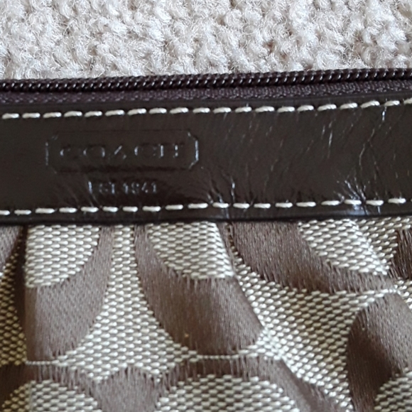 Brand new Coach wristlet - Picture 2 of 3